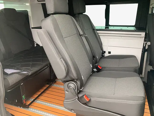 VW Nutzfahrzeuge T6.1 2.0 TDI Envia Fr 4M