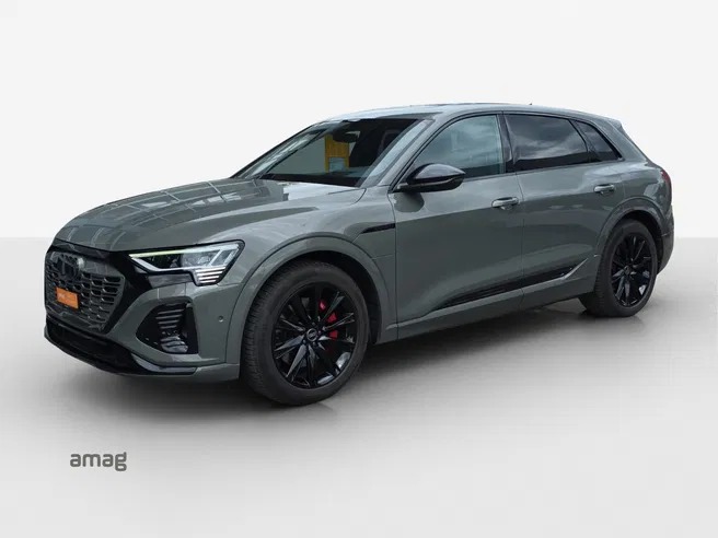 AUDI Q8 55 e-tron Black Edition