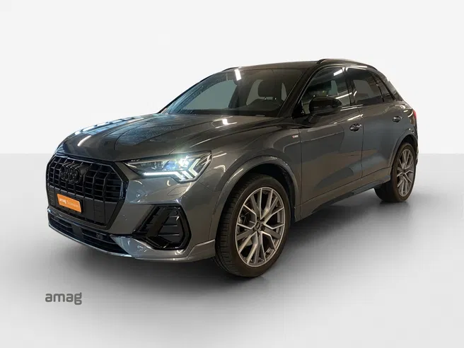 AUDI Q3 35 TFSI S line Attraction