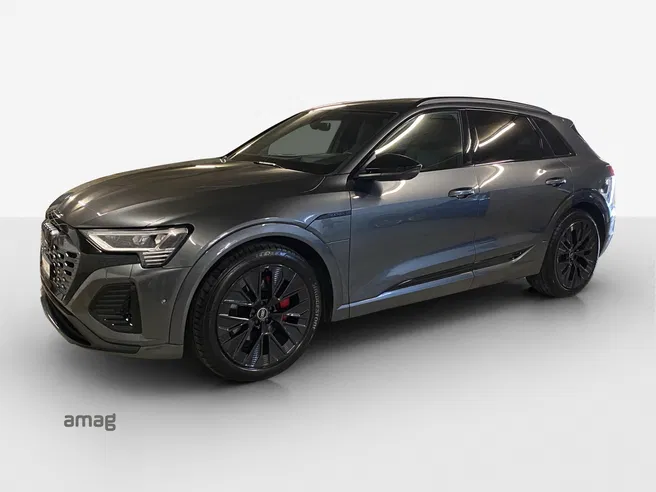 AUDI Q8 55 e-tron Black Edition