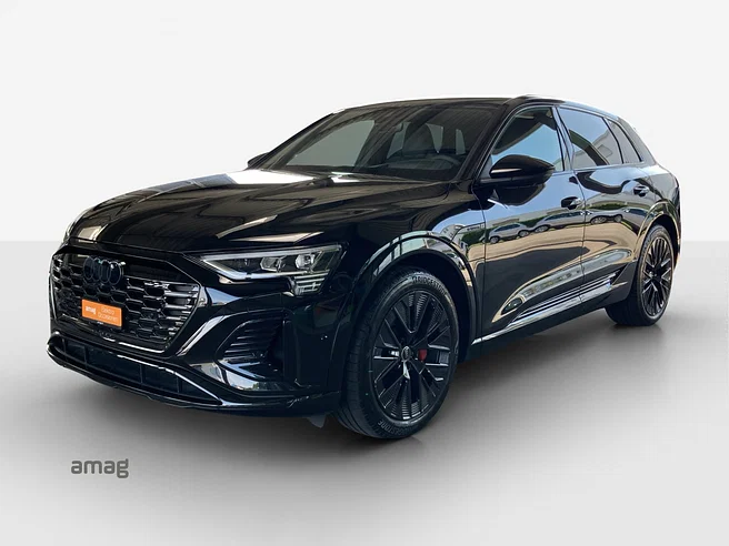AUDI Q8 50 e-tron Black Edition