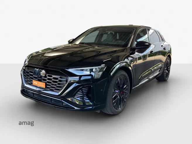 AUDI Q8 50 e-tron Black Edition