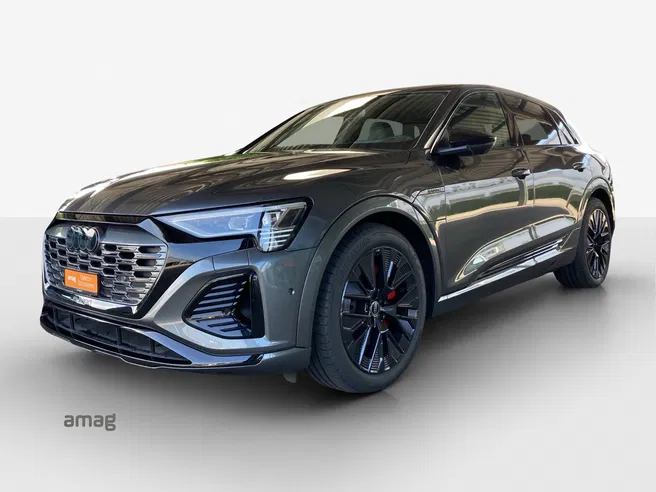 AUDI Q8 50 e-tron Black Edition