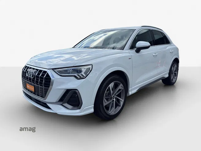 AUDI Q3 40 TDI S line Attraction