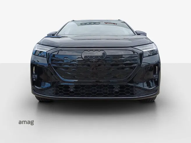 AUDI Q4 SUV e-tron quattro performance Edition Swiss-Ski