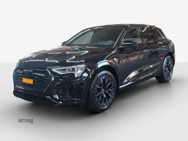 AUDI Q8 55 e-tron Black Edition