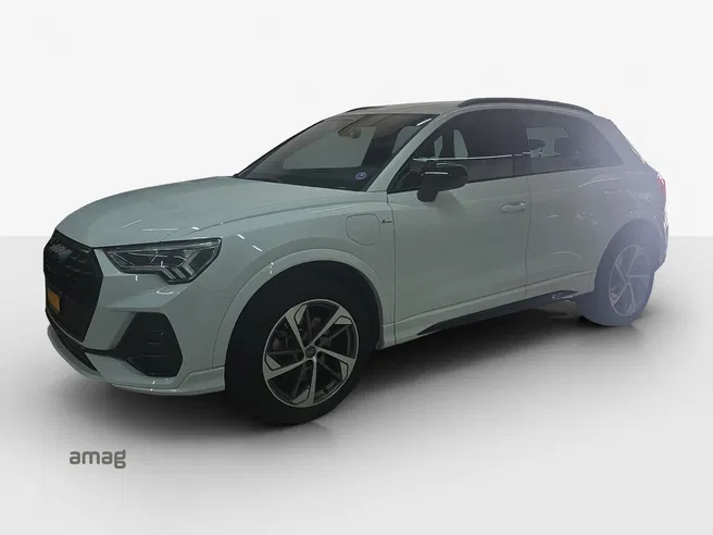 AUDI Q3 45 TFSI e S line