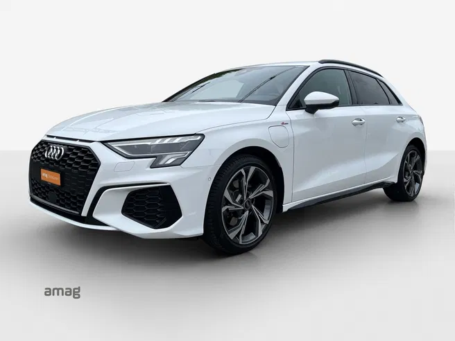 AUDI A3 Sportback 40 TFSI e S line Attraction
