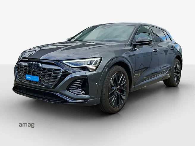 AUDI Q8 55 e-tron Black Edition