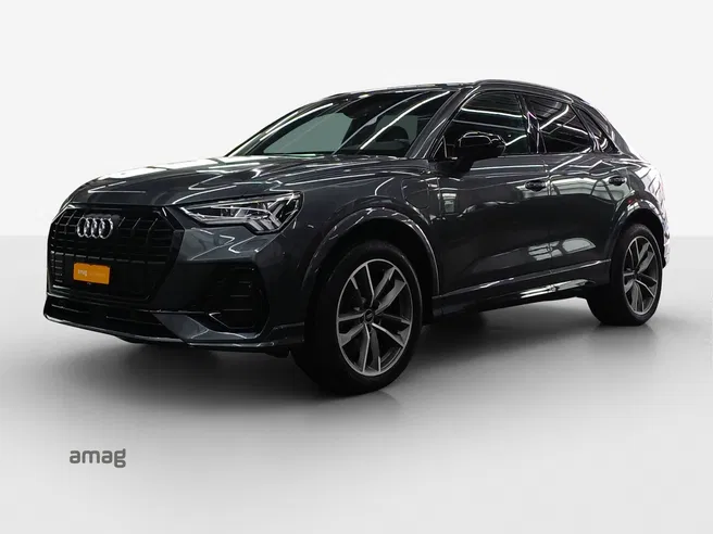 AUDI Q3 45 TFSI e S line Attraction