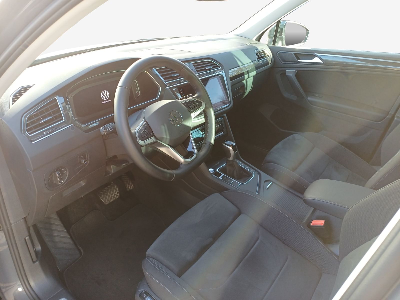 VW Tiguan Elegance (2023) Occasion kaufen in Delfingrau Metallic bei AMAG