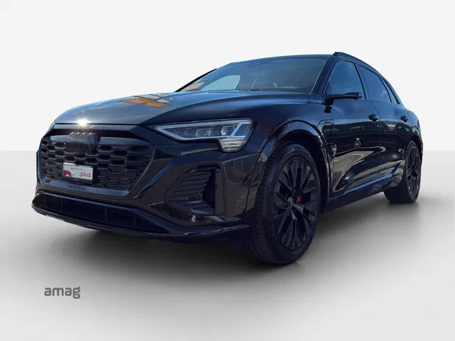 AUDI Q8 55 e-tron S line