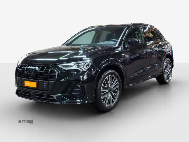 AUDI Q3 40 TDI S line Attraction