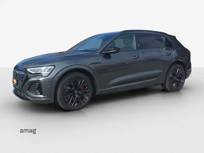 AUDI Q8 50 e-tron Black Edition