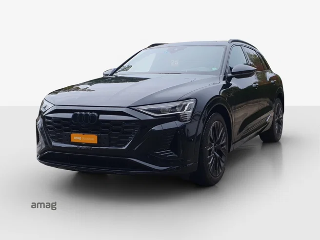AUDI Q8 50 e-tron Black Edition