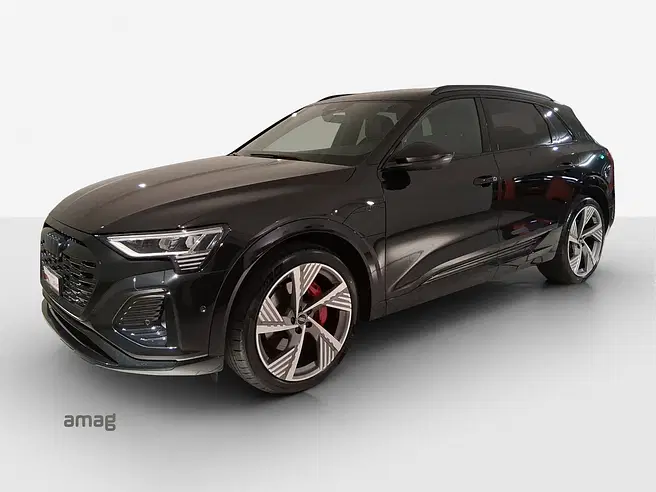 AUDI Q8 55 e-tron Black Edition