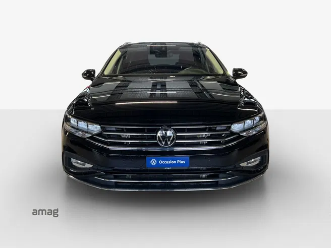 VW Passat Variant Elegance