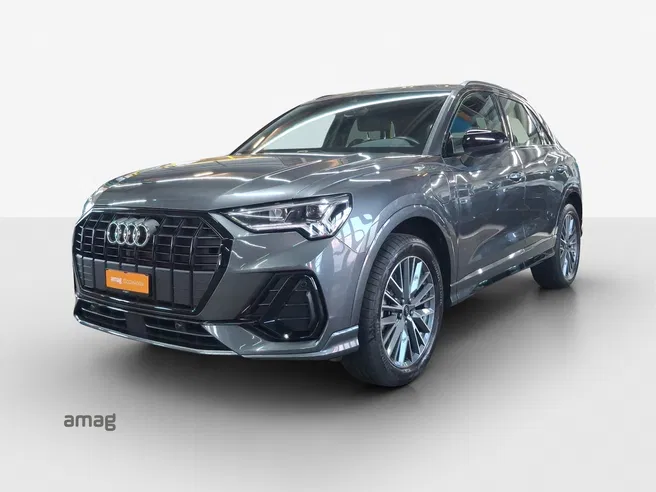 AUDI Q3 45 TFSI e S line Attraction