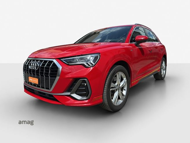AUDI Q3 40 TDI S line Attraction