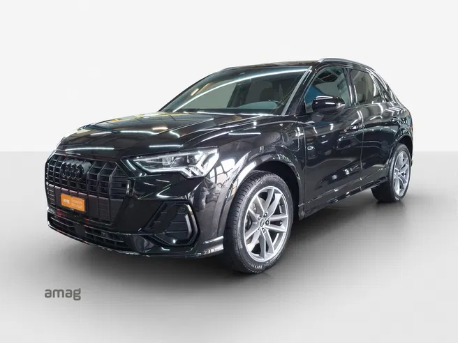AUDI Q3 45 TFSI e S line Attraction