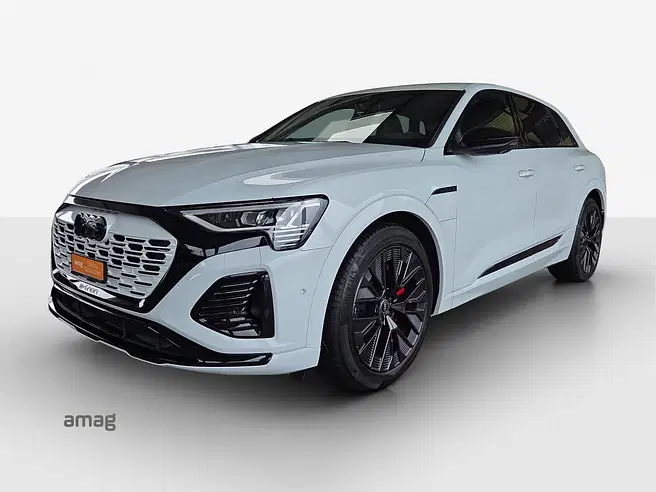 AUDI Q8 50 e-tron Black Edition