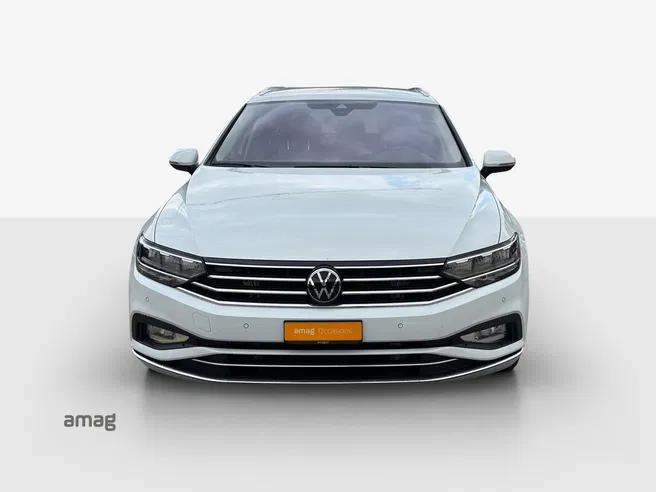 VW Passat Variant Elegance