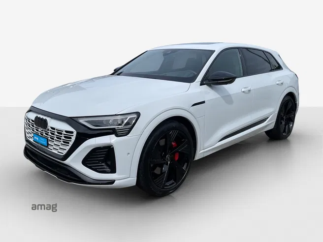 AUDI Q8 55 e-tron Black Edition
