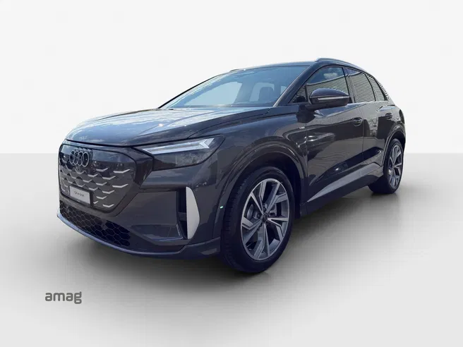AUDI Q4 SUV e-tron quattro performance Attraction