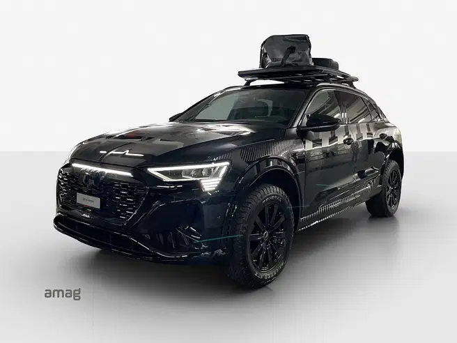 AUDI Q8 55 e-tron edition Dakar