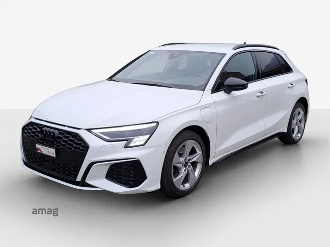 AUDI A3 Sportback 40 TFSI e S line Attraction