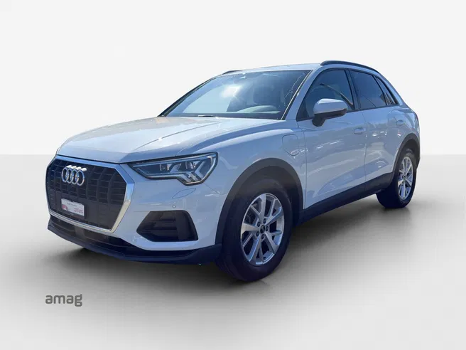 AUDI Q3 45 TFSI e Attraction