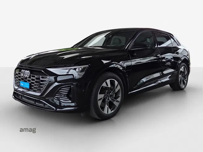 AUDI Q8 50 e-tron S line