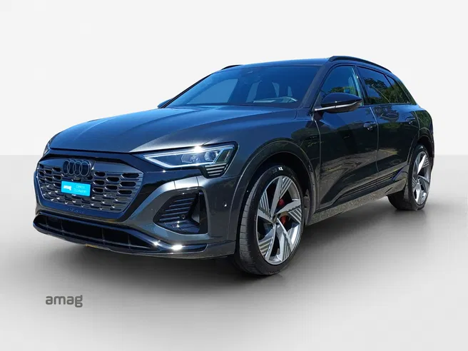 AUDI Q8 55 e-tron Black Edition
