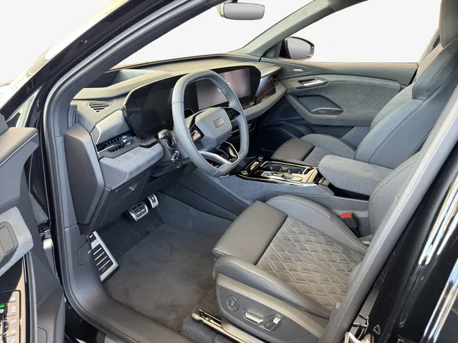 AUDI Q6 SUV e-tron quattro