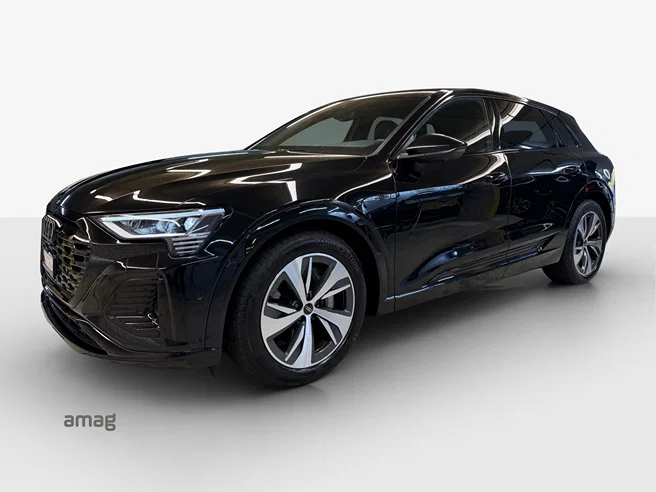 AUDI Q8 55 e-tron S line