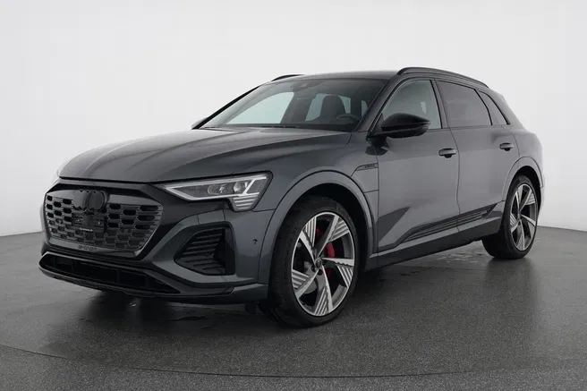 AUDI Q8 55 e-tron Black Edition